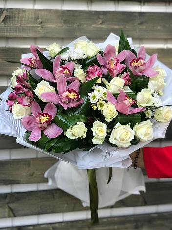 Букет цветов из: Розы и Хризантемы в Агинском