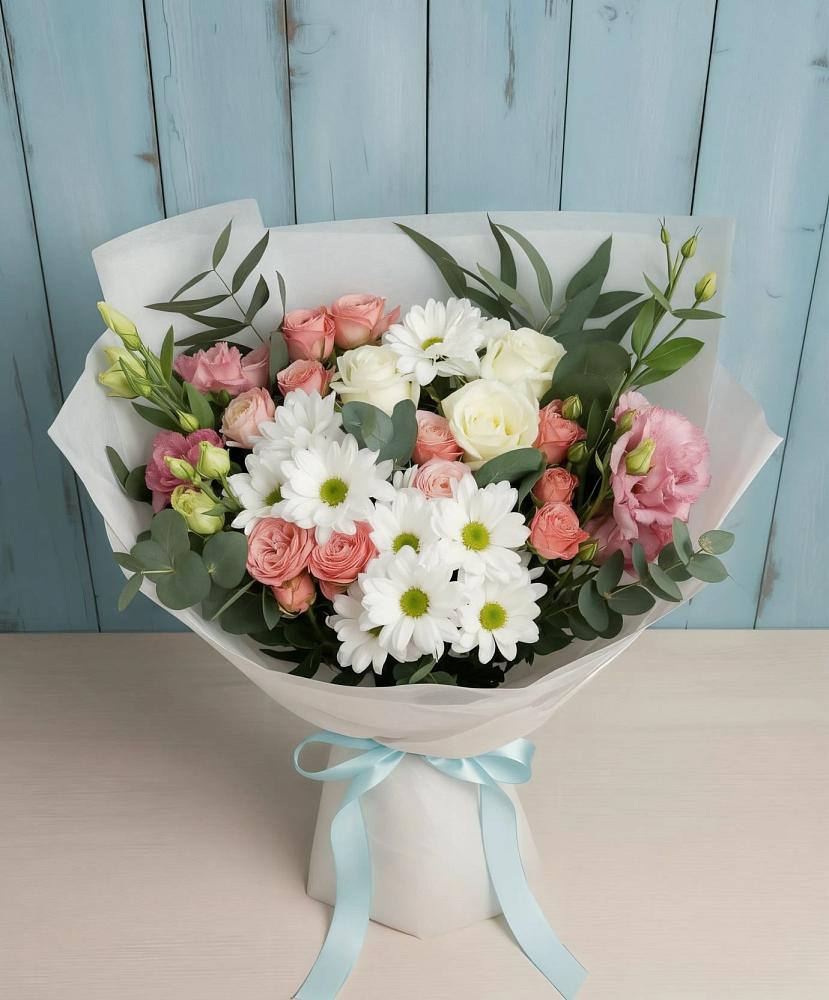 Букет цветов из: Розы, Лизиантусы и Хризантемы в Агинском