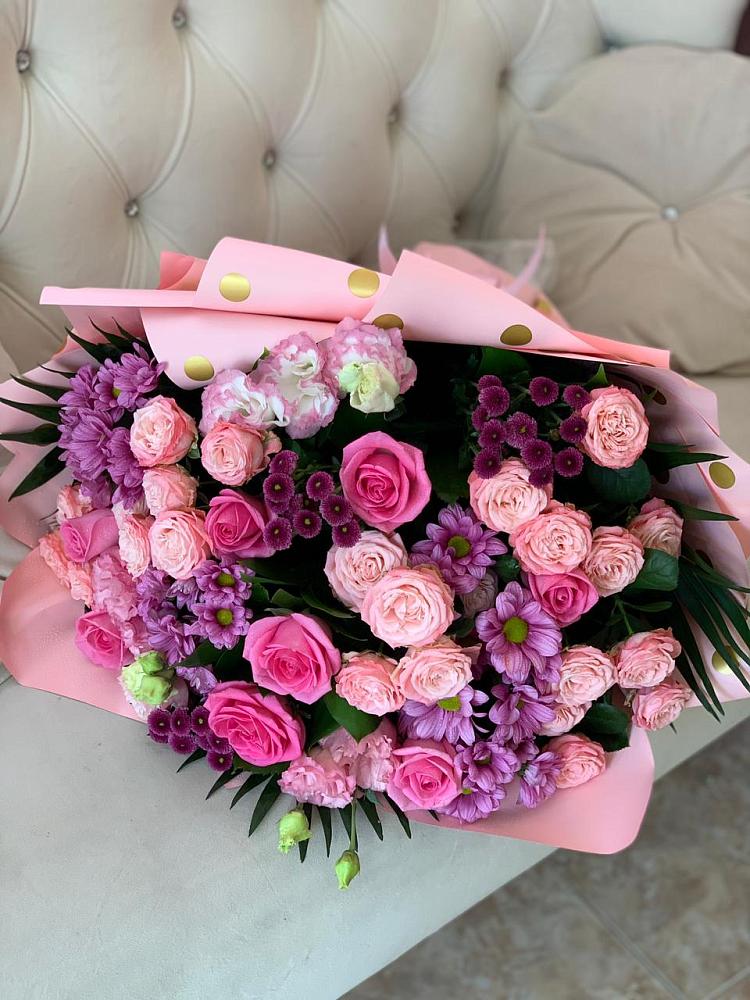 Букет цветов из: Хризантемы, Розы и Лизиантусы в Агинском