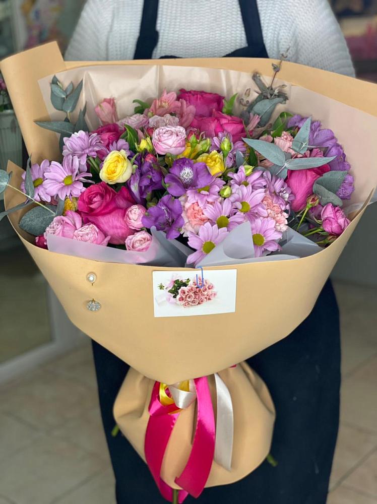 Букет цветов из: Хризантемы, Гвоздики и Альстромерии в Агинском