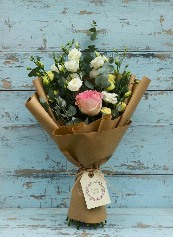 Букет цветов из: Розы и Лизиантусы в Агинском