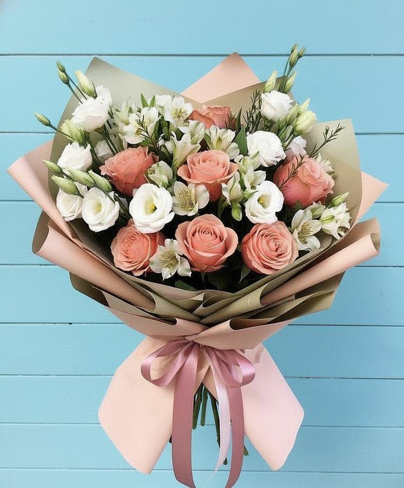 Букет цветов из: Розы, Альстромерии и Лизиантусы в Агинском