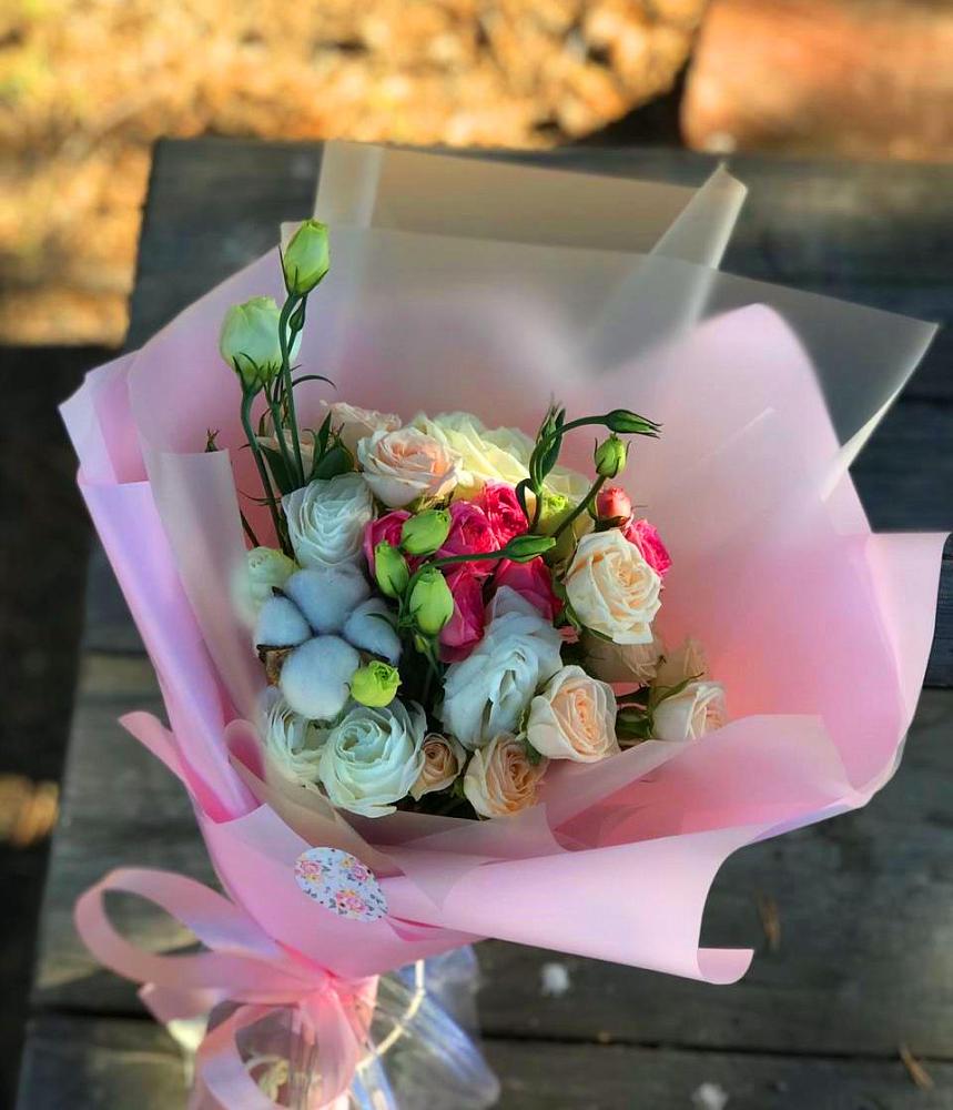 Букет цветов из: Розы и Лизиантусы в Агинском