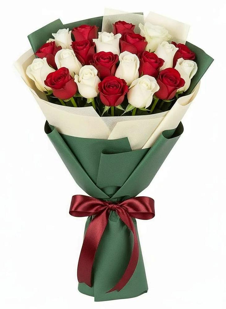 Букет Микс из красных и белых роз в Агинском