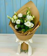 Букет цветов из:  Хризантемы и Лизиантусы #REPLACE_PRED# Агинском