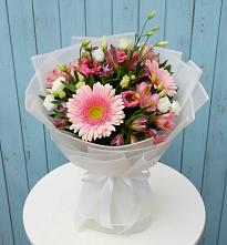 Букет цветов из:  Герберы, Альстромерии и Лизиантусы #REPLACE_PRED# Агинском