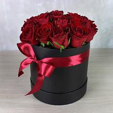 Цветочная композиция из Розы в шляпной коробке в Агинском