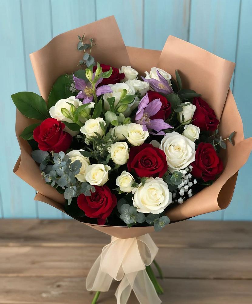 Букет цветов из: Розы и Альстромерии в Агинском