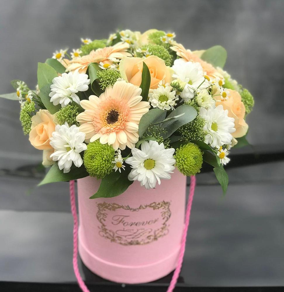 Цветочная композиция из Розы, Герберы и Хризантемы в шляпной коробке в Агинском