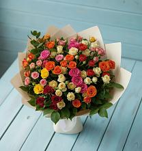 Букет Микс из разноцветных кустовых роз в Агинском