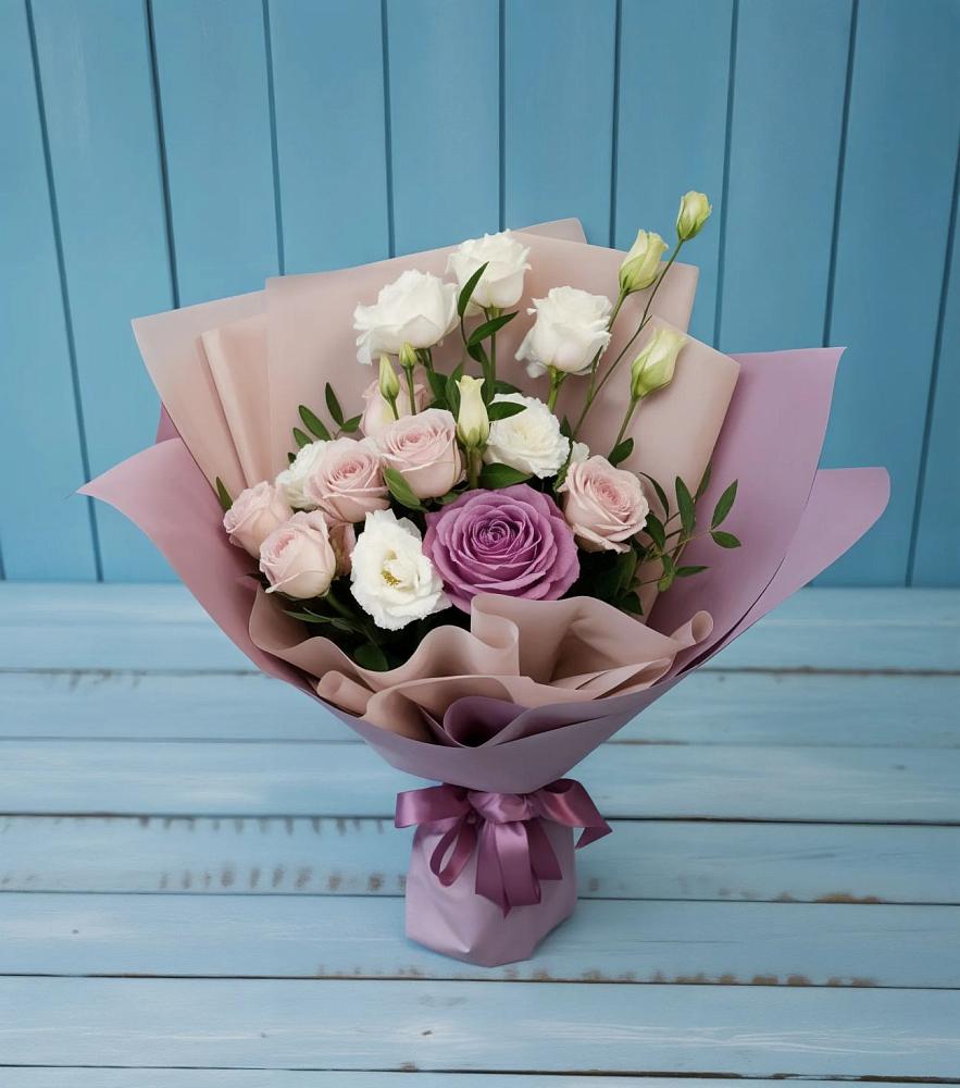 Букет цветов из: Розы и Лизиантусы в Агинском